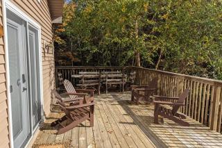 Mews Mountain House by AvantStay Walk to Beach Hot Tub Game Room - Albrightsville - 6