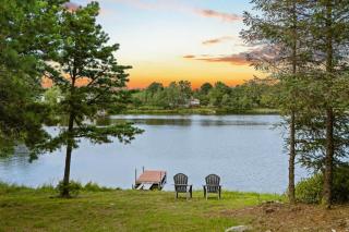 For Lake Sake by AvantStay Lakefront Hot Tub View - Long Pond - 8