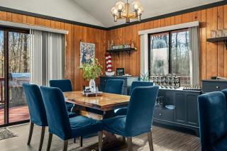 Mountain Magic by AvantStay Firepit Game Room - Pool Table Foosball - Gouldsboro - 1
