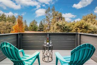 Old Mill Getaway by AvantStay Private Backyard w Hot Tub - 9