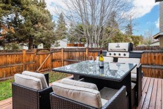 Old Mill Getaway by AvantStay Private Backyard w Hot Tub - 8
