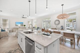 Walk to Seacrest Beach Resort Pool Modern 3BDR Free Wheelin by AvantStay - Inlet Beach - 3