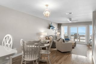 Blue Marlin by AvantStay Beachfront w Views Pool Access Beach Chairs - Panama City Beach - 3
