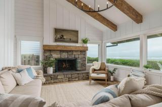 Driftaway by AvantStay Direct Cannon Beach Access w Stunning Views - Cannon Beach - 4