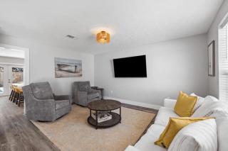 1 Block to Beach Private Pool Fire Pit Bonfires G By The Sea by AvantStay - Panama City Beach - 3