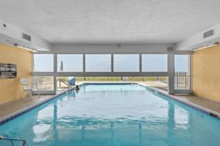 Coastal Hippy Chic by AvantStay Oceanfront 2 Pools Beach Chairs Incl. - Panama City Beach - 7