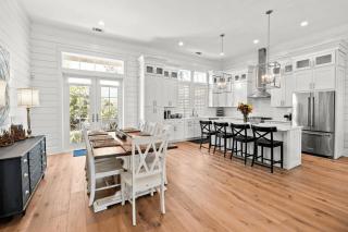 30A Aqua Vista by AvantStay Golf Cart Included Pool Acess Walk to Beach - Santa Rosa Beach - 4