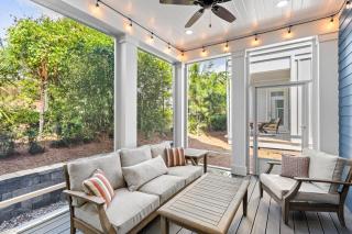 Cabana Blue by AvantStay Walk to Beach Golf CartBikes Included Pool Access - Santa Rosa Beach - 9
