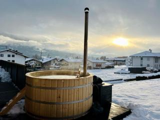 Hot Tub Lodge bei Move2Stay - Thaur - 6