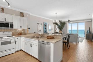 Emerald Isle Resort 405 by AvantStay Beachfront Beach Chairs Pool Access - Panama City Beach - 5
