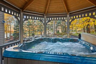 Winterfell by AvantStay HotTub Sauna Game Room - Pocono Lake - 0
