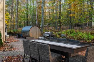 Winterfell by AvantStay HotTub Sauna Game Room - Pocono Lake - 9