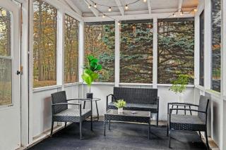 Mohegan by AvantStay Private Dock Firepit Community Pool Beach - Long Pond - 7