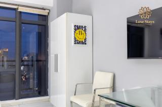 Affordable Staycation with Balcony at The Gramercy Makati - Manila - 2