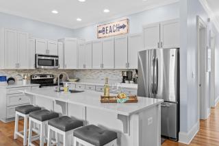 Emerald Paradise 2 blocks to Beach Rooftop Patio Pool Access Sleeps 10 - Santa Rosa Beach - 2