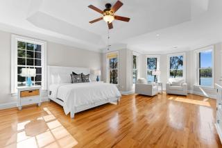 Sunset Pointe by AvantStay Waterfront Beach Fire Pit Sleeps 14 5BDR 4BA - Terrell - 7