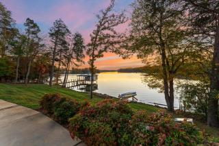 Sunset Pointe by AvantStay Waterfront Beach Fire Pit Sleeps 14 5BDR 4BA - Terrell - 5