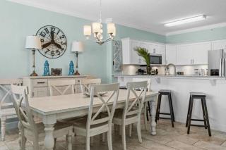 Beach Breeze by AvantStay Beachfront Beach Chairs Included 2 Pools - Panama City Beach - 2