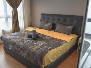 Homely Marina View 3BR Permas w Bathtub & Seaview Balcony Permas by Our Stay - Johor Bahru - 2