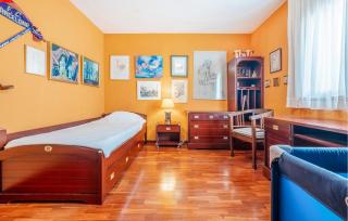 5 Bedroom Awesome Home In Reus - 3