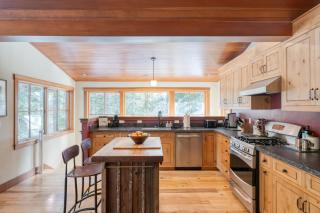 Ward Creek by AvantStay 5 Min Walk to Lake Deck - Tahoe City - 7