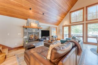 Ward Creek by AvantStay 5 Min Walk to Lake Deck - Tahoe City - 1