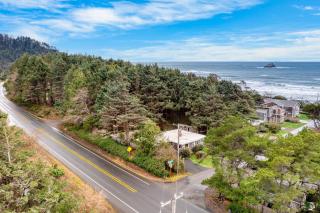 Four Bears by AvantStay Walk to Beach Hot Tub Ocean View - 8