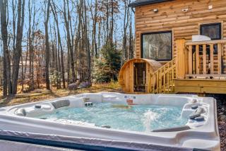 Grand Timber by AvantStay Indoor Pool Sauna Sports Court Game Room More - White Haven - 9