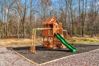 Grand Timber by AvantStay Indoor Pool Sauna Sports Court Game Room More - White Haven - 1