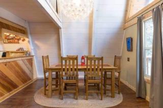 Zephyr by AvantStay Stylish Modified A Frame w Access To Tahoe Donner - Truckee - 7