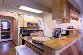 Zephyr by AvantStay Stylish Modified A Frame w Access To Tahoe Donner - Truckee - 4