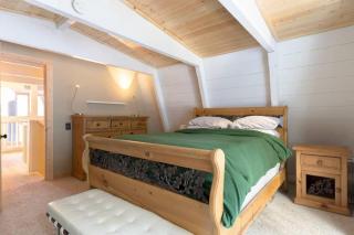 Zephyr by AvantStay Stylish Modified A Frame w Access To Tahoe Donner - Truckee - 1