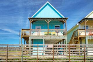 Shared Pool w Bay Views Boat Dock Fishing Big Slough by AvantStay - Padre Island - 7