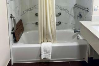 Quality Inn Sulphur - Lake Charles - 3