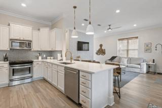 Good Day Sunshine by AvantStay Sleeps 16 Pool Private Beach Access - Rosemary Beach - 2
