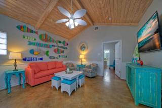 Coastal Vibe by AvantStay Sunset at the Pool and Playscape - Port Aransas - 2