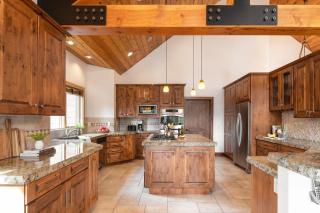 Coyote Moon by AvantStay Cabin WSauna Mins from DT Truckee NorthStar - Truckee - 3