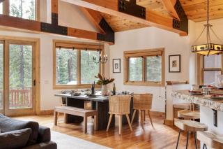 Coyote Moon by AvantStay Cabin WSauna Mins from DT Truckee NorthStar - Truckee - 4