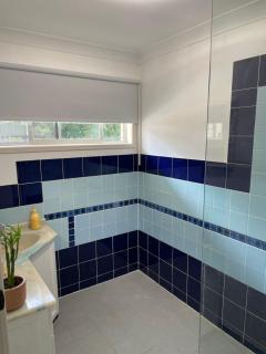 3BR Comfy Home, Gym & Garden in The Gap - - 3