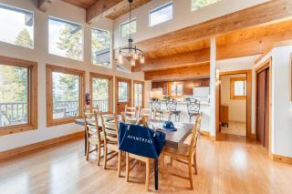Tahoe Timber by AvantStay Beach Lake Access - 7
