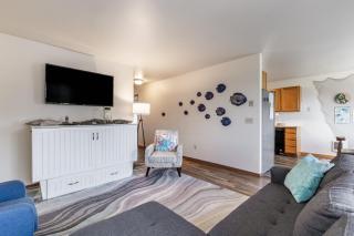 Seaside Getaway by AvantStay Deck w Views - Langley - 2