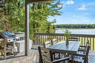 Strawberry Shores by AvantStay Lakefront Private Beach - Long Pond - 6