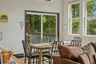 Strawberry Shores by AvantStay Lakefront Private Beach - Long Pond - 4