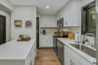Strawberry Shores by AvantStay Lakefront Private Beach - Long Pond - 2