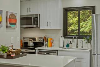 Strawberry Shores by AvantStay Lakefront Private Beach - Long Pond - 1