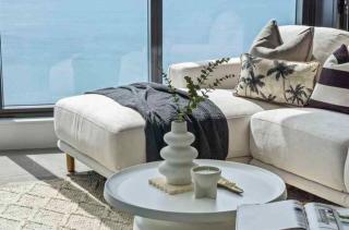 Surfers Beachside Luxury - Stunning Panoramic View - 9