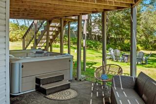 Lake It Right by AvantStay Lakefront w Dock Hot Tub Fire Pit Game Room - Long Pond - 8