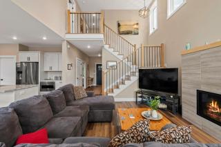 Lakeside Serenity by AvantStay Lakefront Newly Built Deck w Views - White Haven - 4