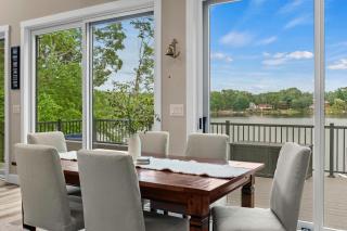 Lakeside Serenity by AvantStay Lakefront Newly Built Deck w Views - White Haven - 2