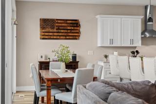 Lakeside Serenity by AvantStay Lakefront Newly Built Deck w Views - White Haven - 1